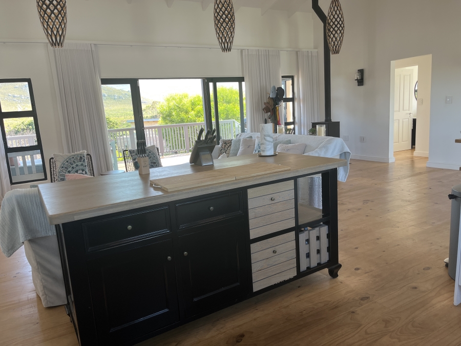 To Let 3 Bedroom Property for Rent in Pringle Bay Western Cape